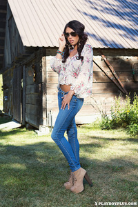 Sara Kristina Likes To Camp Naked